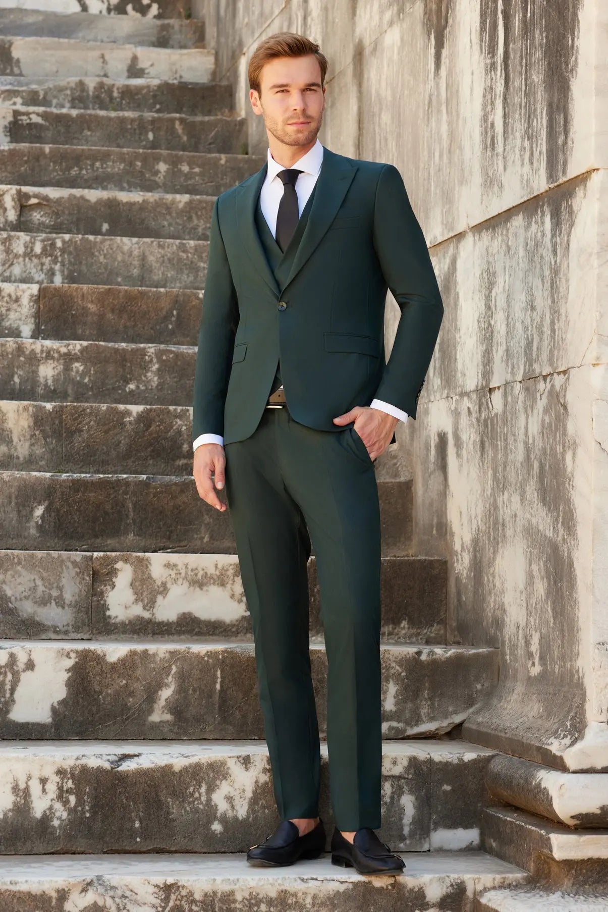 Olive Grove Suit – Slim Fit Green Men's Three Piece Ensemble Novo Suit