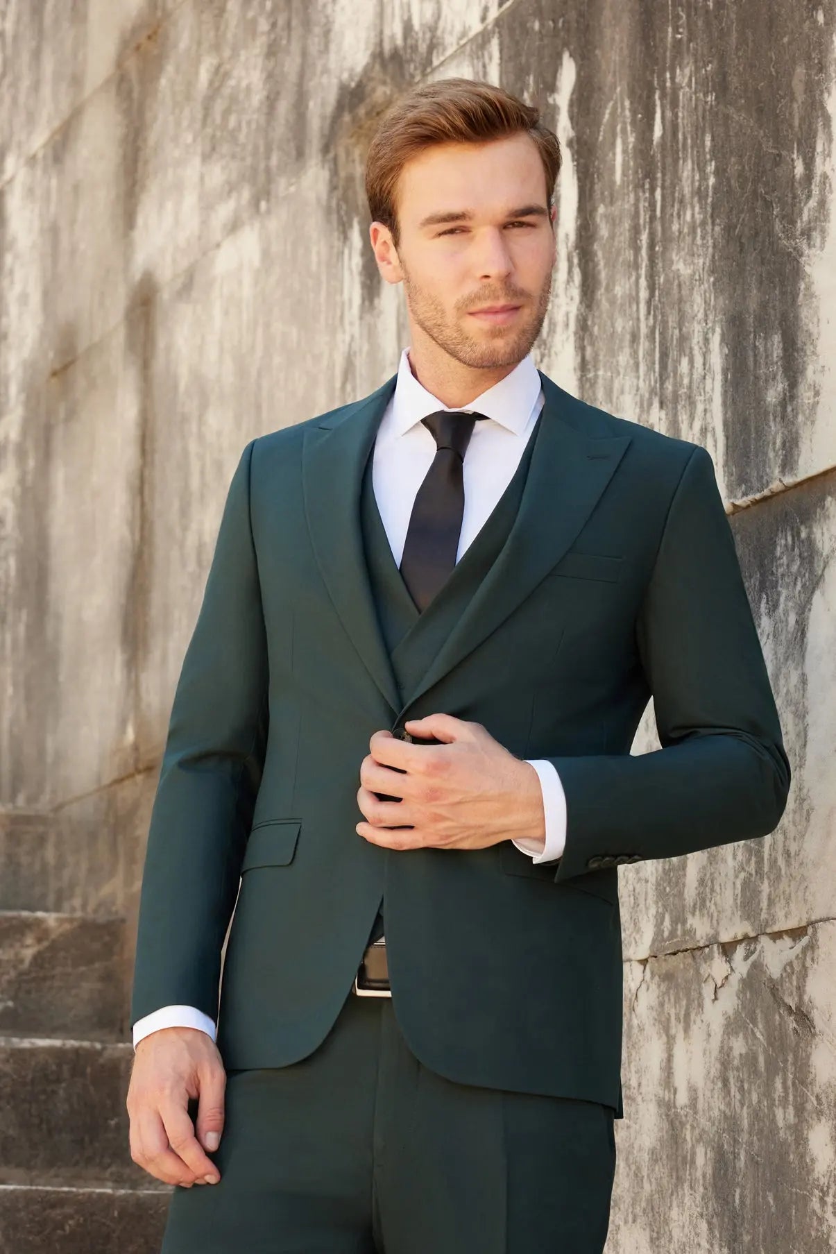 Olive Grove Suit – Slim Fit Green Men's Three Piece Ensemble Novo Suit