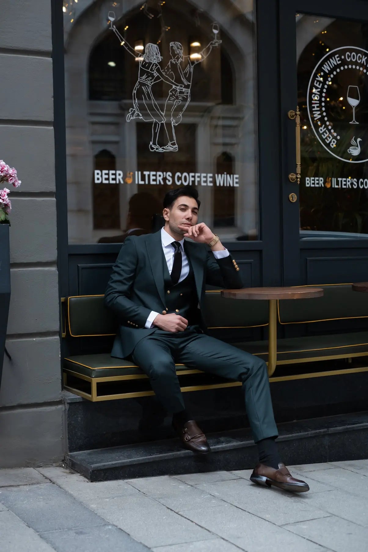 Central Park Slim Fit Green Men's Three Piece Suit Gold Buttons - Novo Suit
