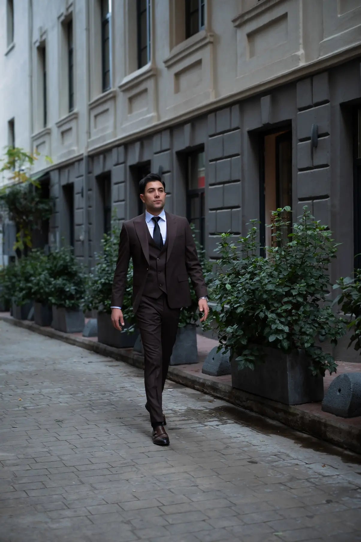 King's Road Slim Fit Brown Men's Three Piece Suit - Novo Suit