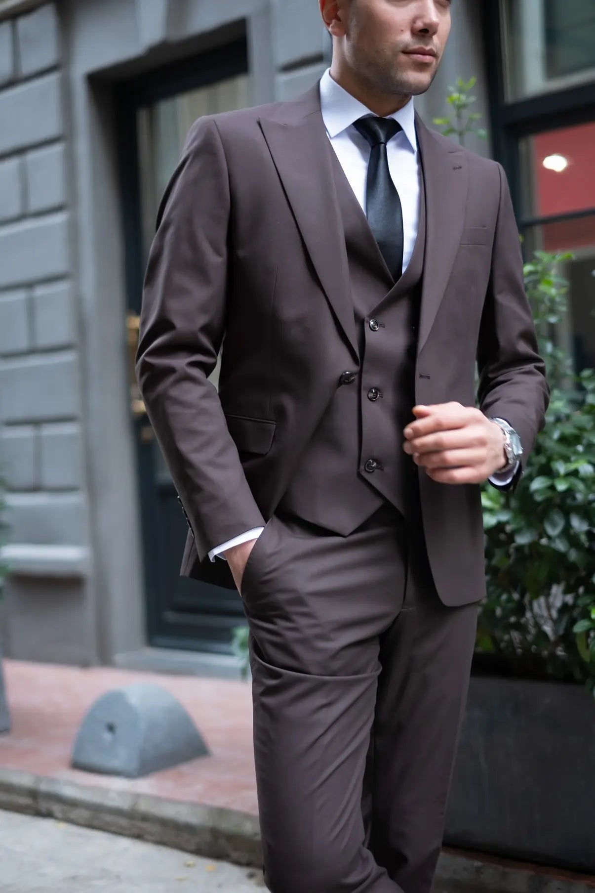 King's Road Slim Fit Brown Men's Three Piece Suit - Novo Suit