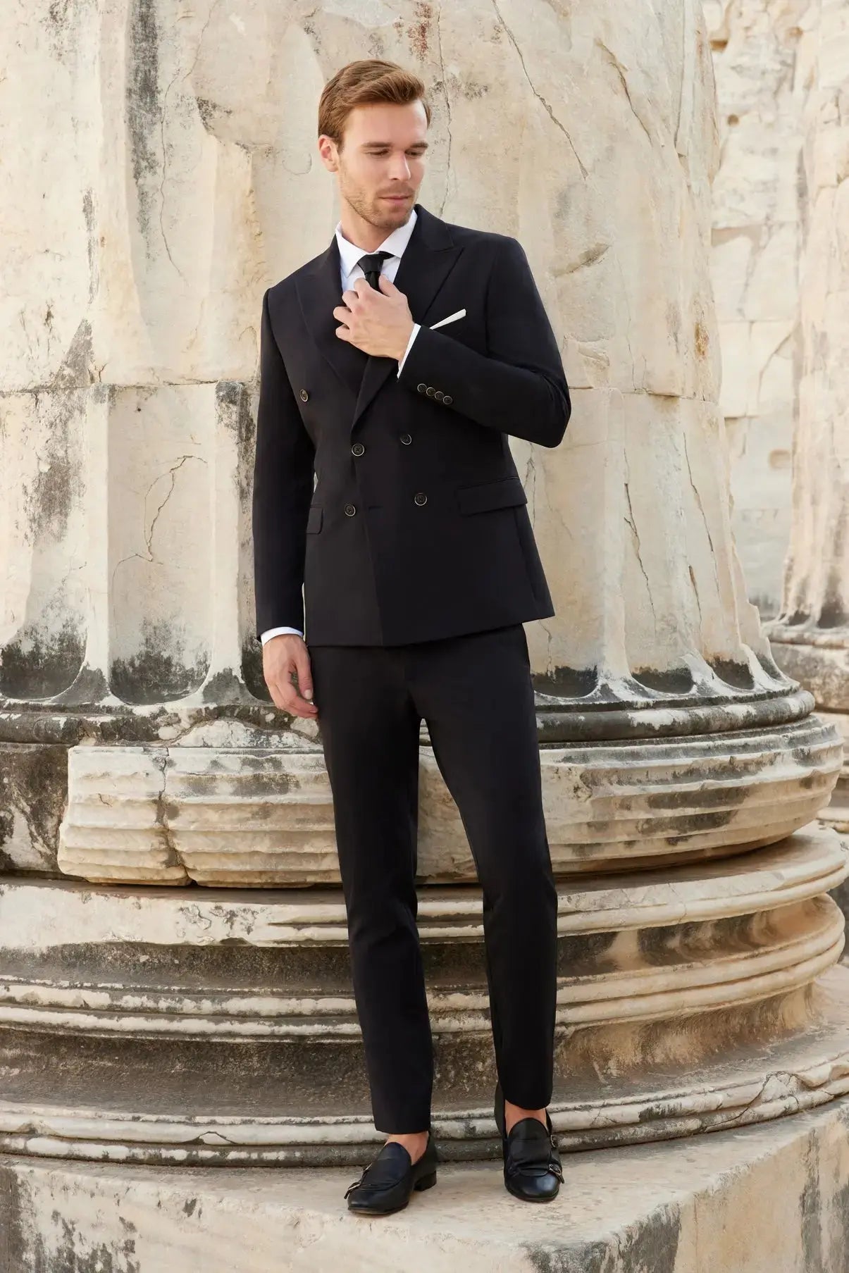 Black-Suits-For-Men Novo Suit